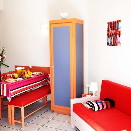Feriehus Sunlit Duplex Maisonette Near The Saint-Cyprien (Pyrenees-Orientales)